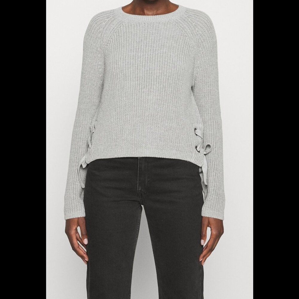 Mono B size Medium cream white sweater with tied up sides